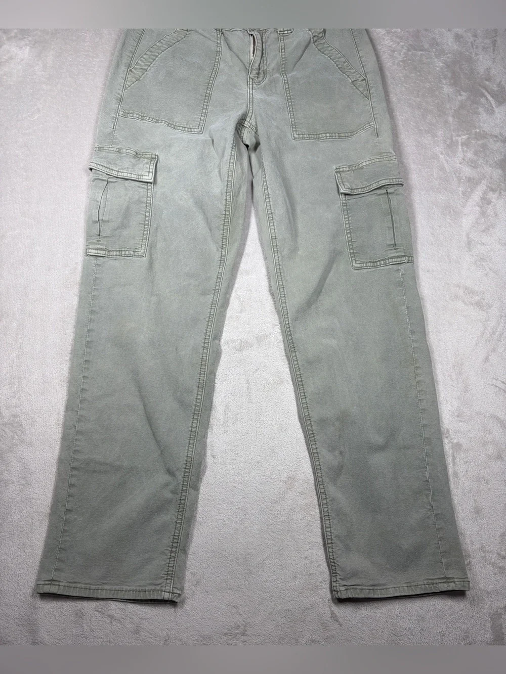 American Eagle Stretch Faded Green Straight Leg Cargo Pants Size 6 - Picture 12 of 17